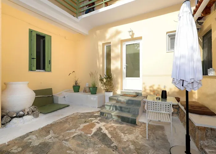Lalos Apartment